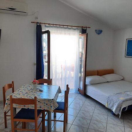 Apartmani Maver Светі Филип-і-Яков Екстер'єр фото